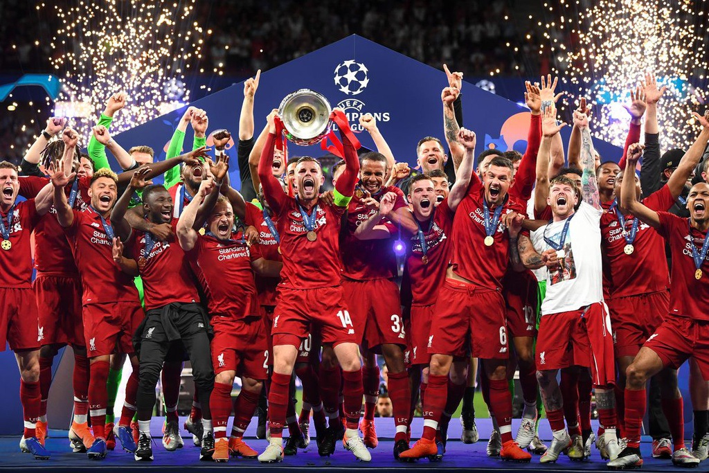 So sánh thành tích của Real Madrid và Manchester United trong 20 năm qua