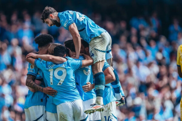 Top 5 CLB thay đổi diện mạo nhờ nhà đầu tư mới – Khi dòng tiền viết lại lịch sử bóng đá